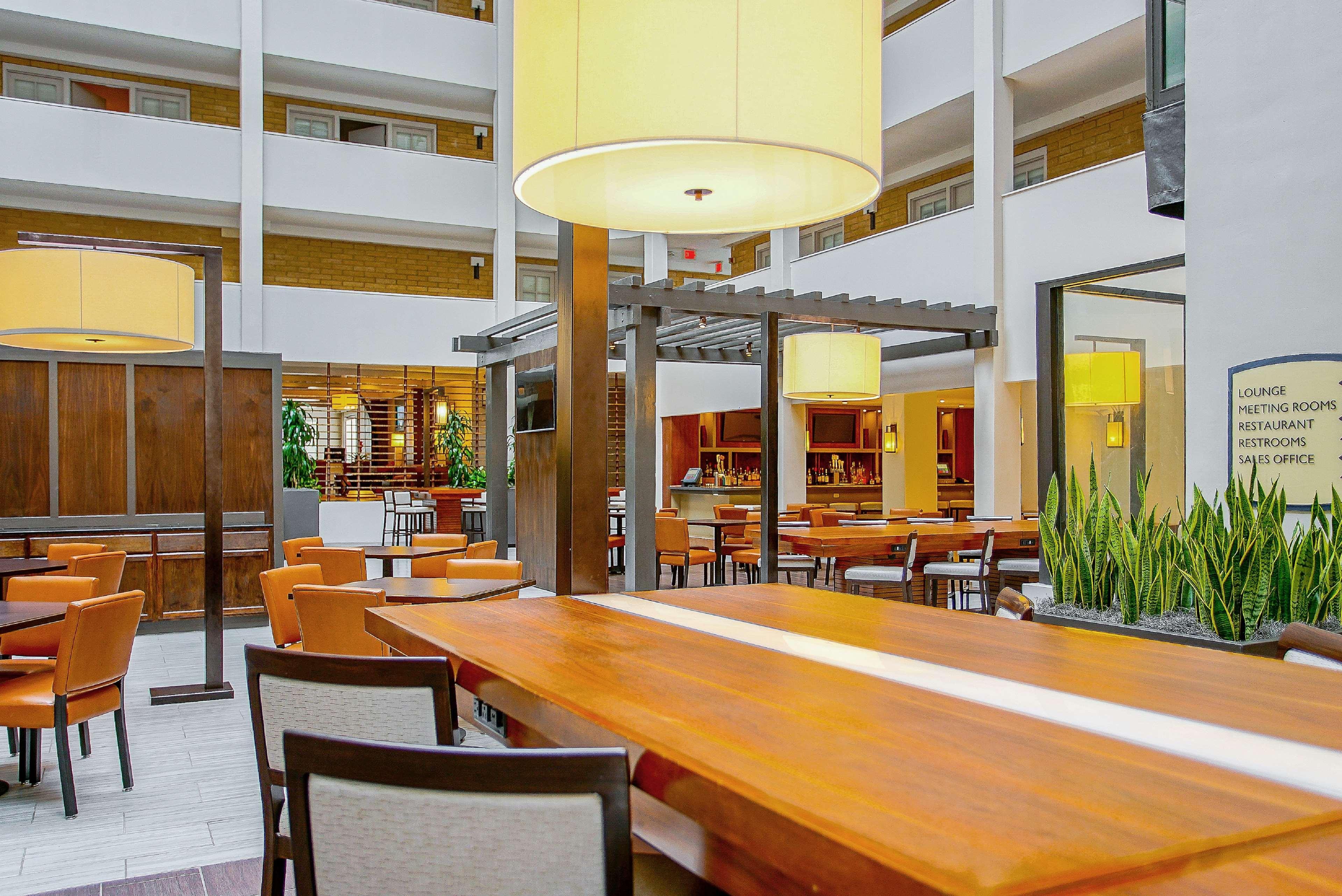 Embassy Suites San Antonio Northwest I-10 Exterior photo